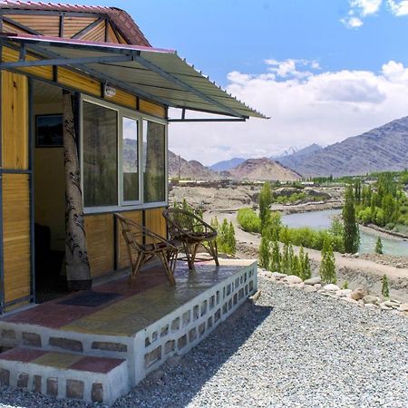 Hotel Neryok'S Indus View Chimre Exterior foto