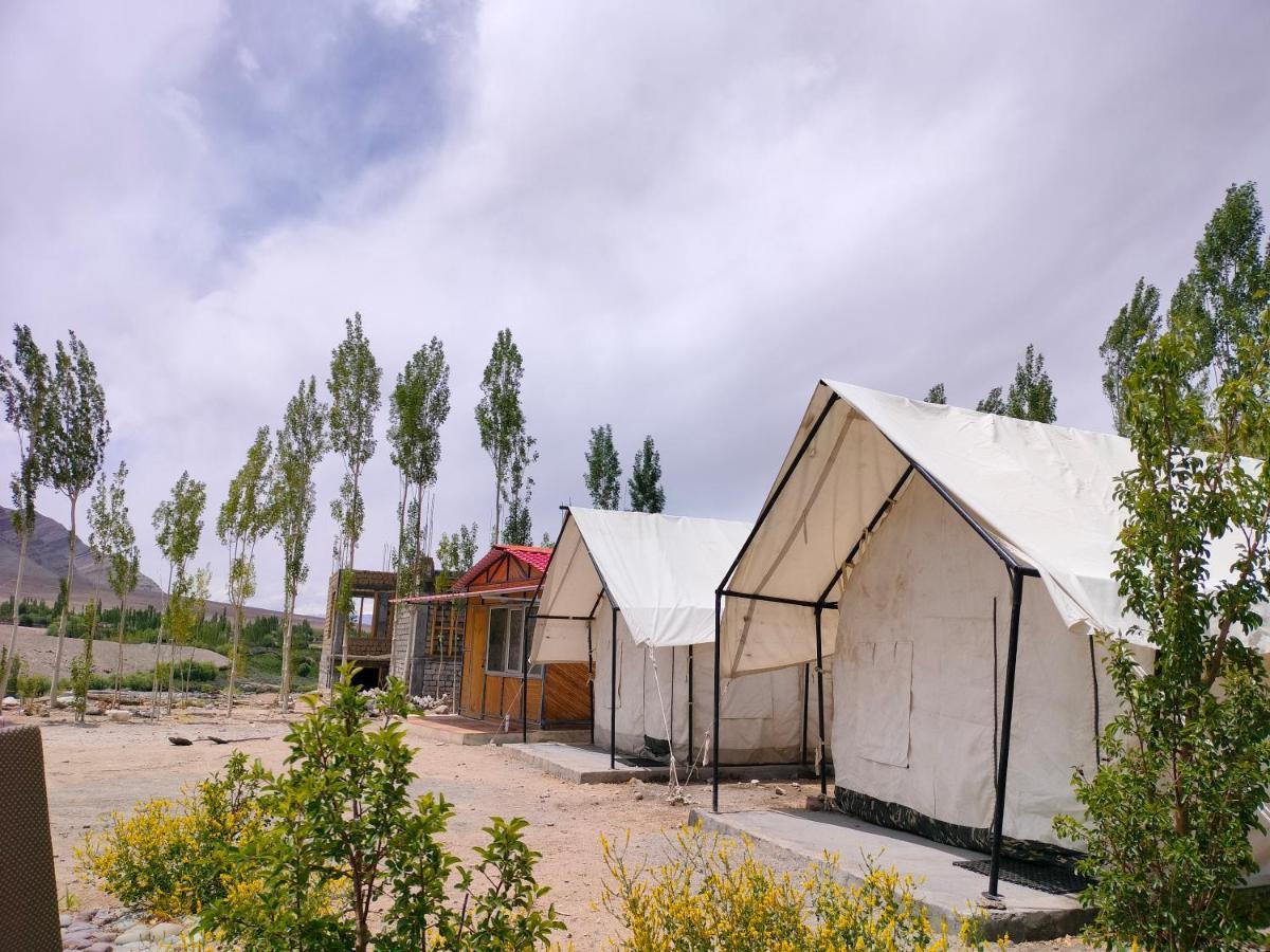 Hotel Neryok'S Indus View Chimre Zimmer foto