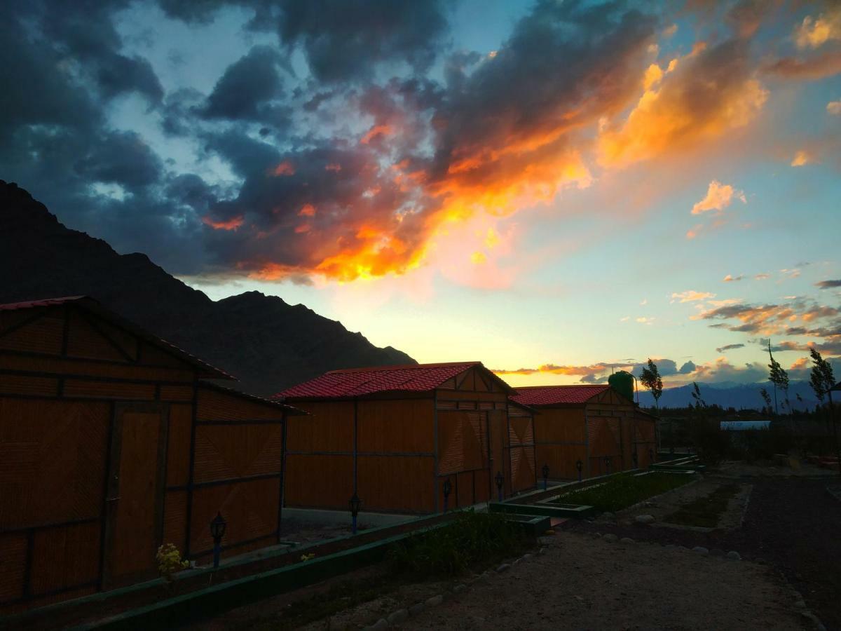 Hotel Neryok'S Indus View Chimre Exterior foto