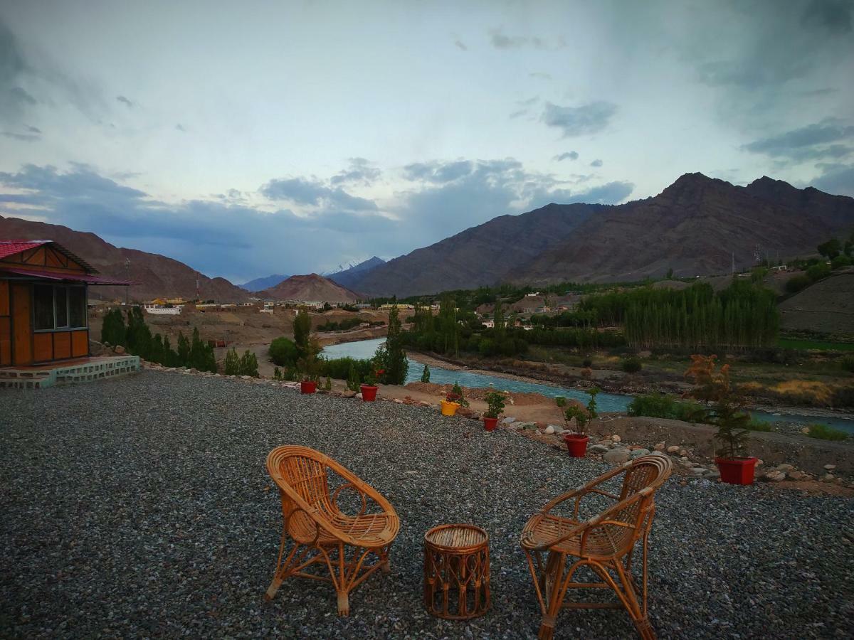 Hotel Neryok'S Indus View Chimre Exterior foto